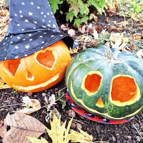 Halloween-Geister schnitzen